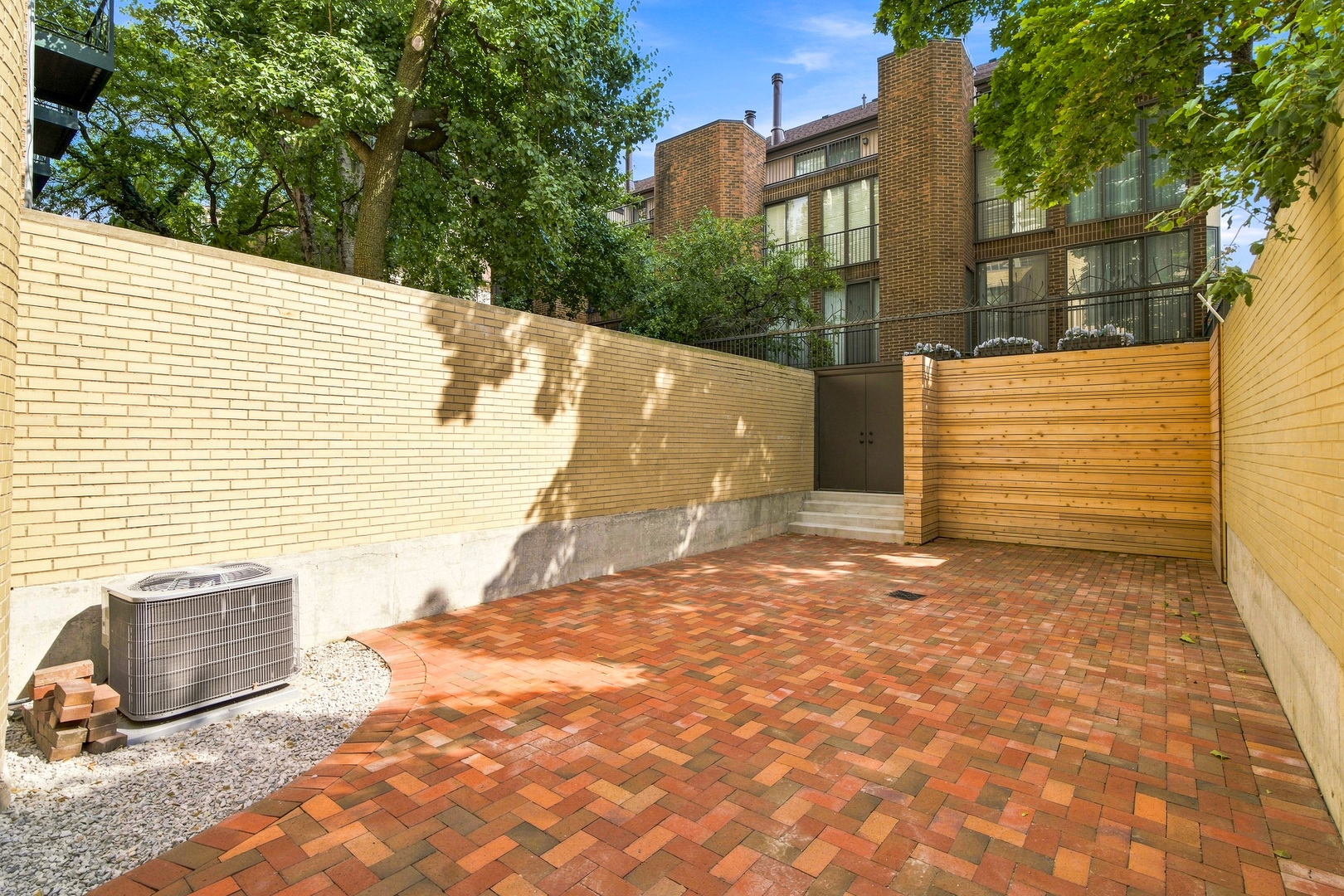 67 W Schiller Street Property Photo 30