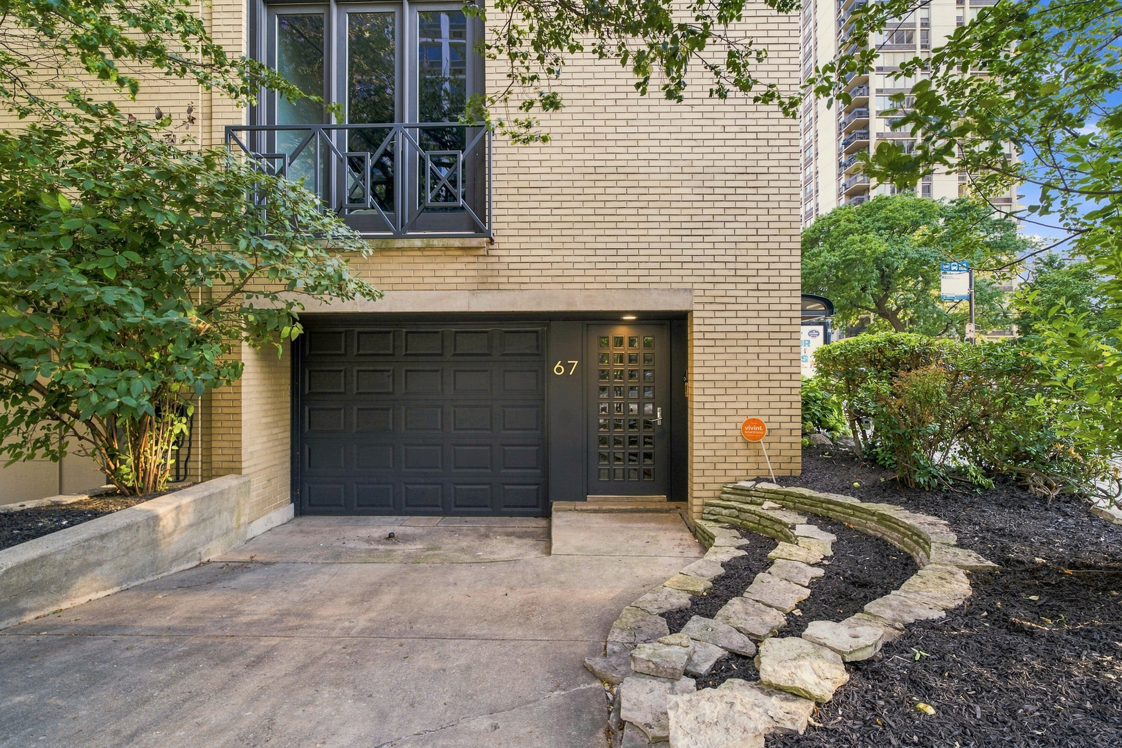67 W Schiller Street Property Photo 34