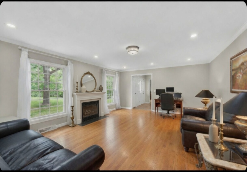 21101 N Middleton Drive Property Photo 6
