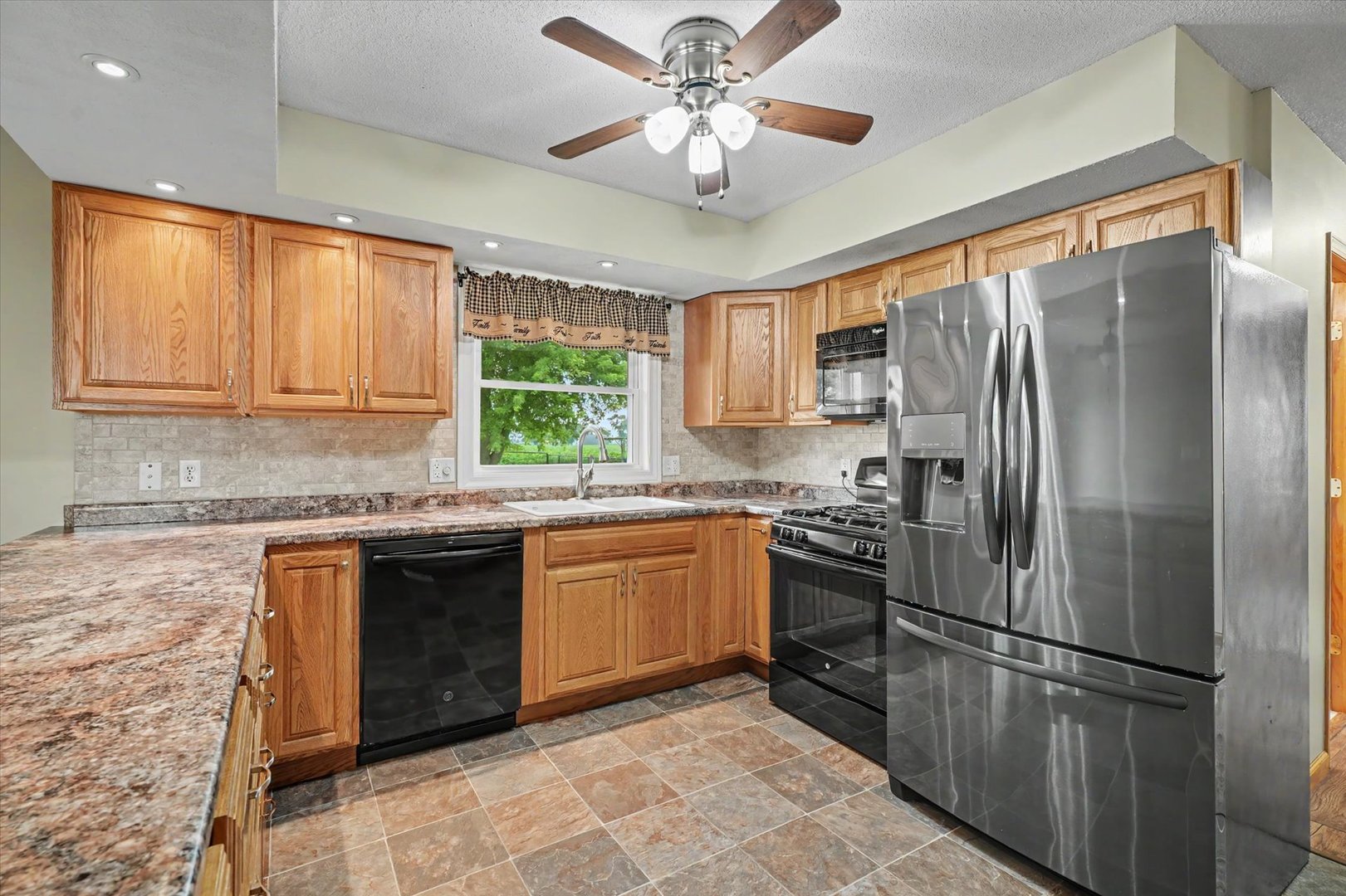2108 County Road 1900 E Property Photo 18
