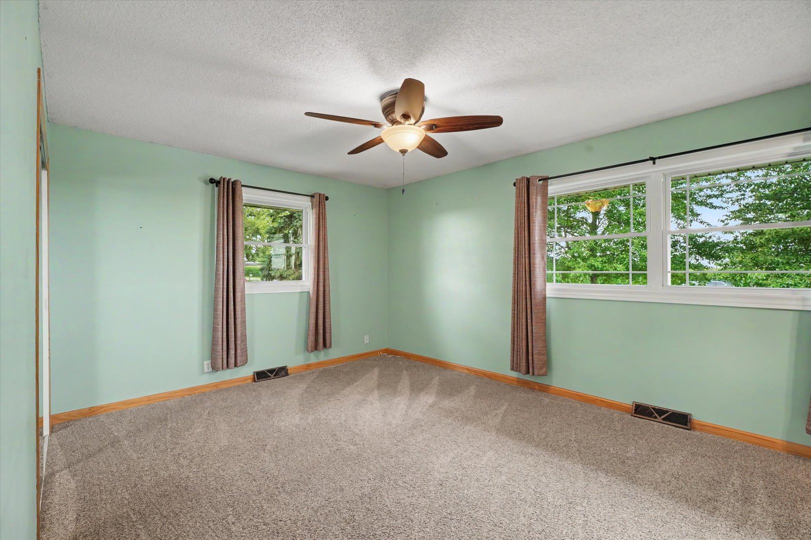 2108 County Road 1900 E Property Photo 21