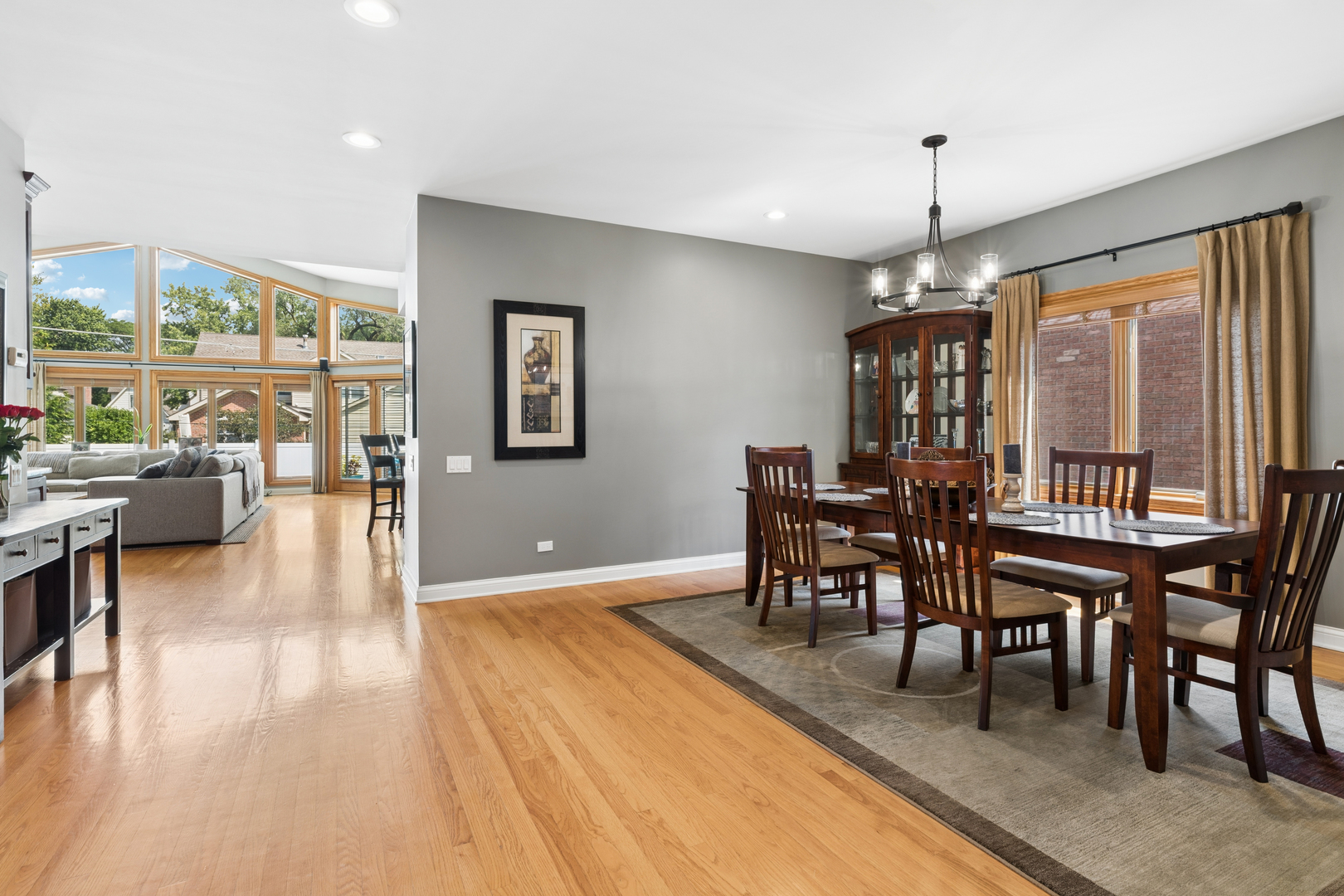 2532 Illinois Road Property Photo 6