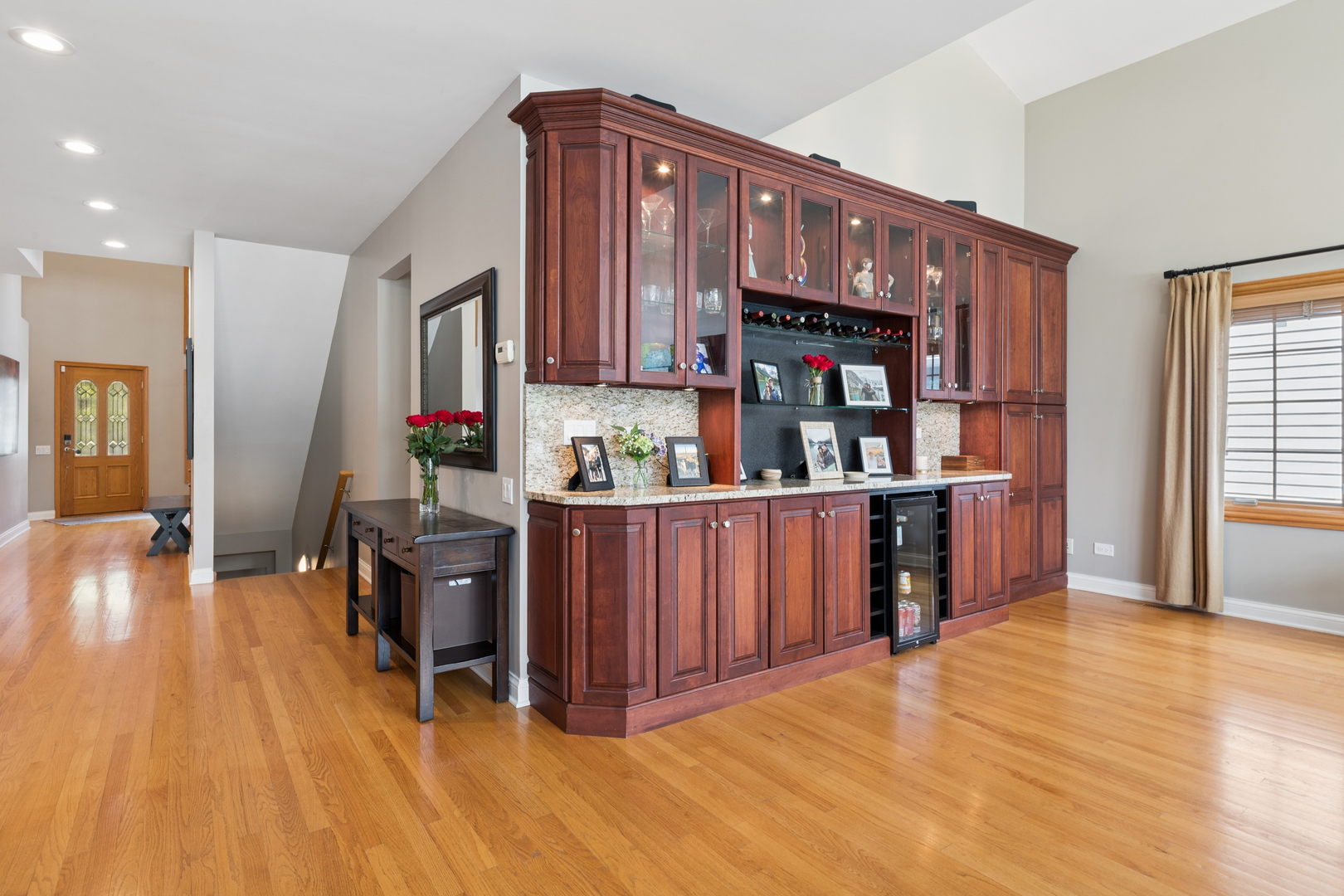 2532 Illinois Road Property Photo 13