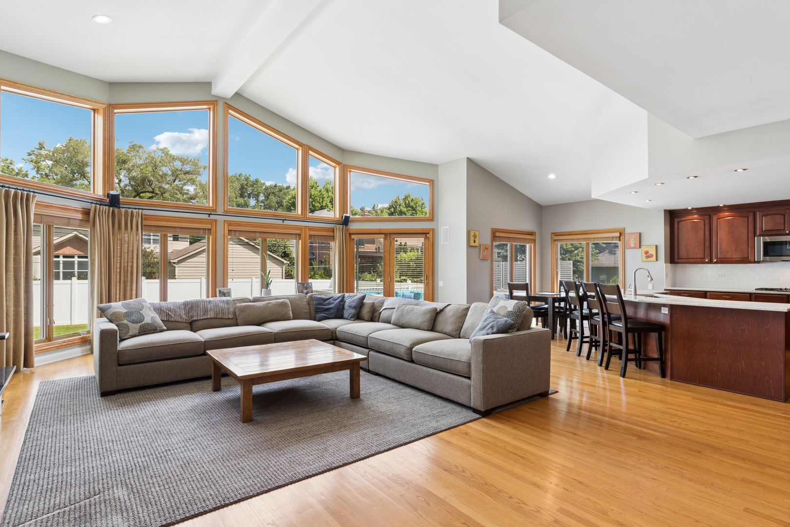 2532 Illinois Road Property Photo 15