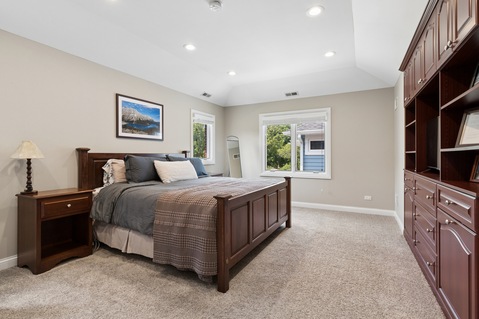 2532 Illinois Road Property Photo 16