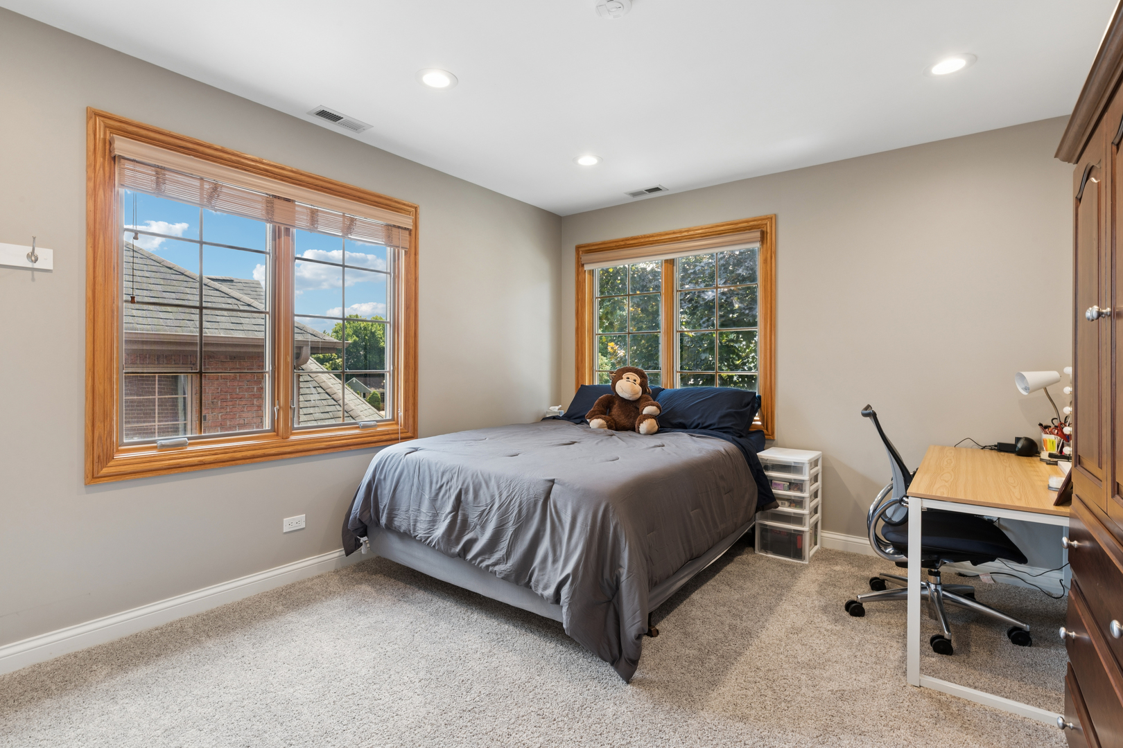 2532 Illinois Road Property Photo 20