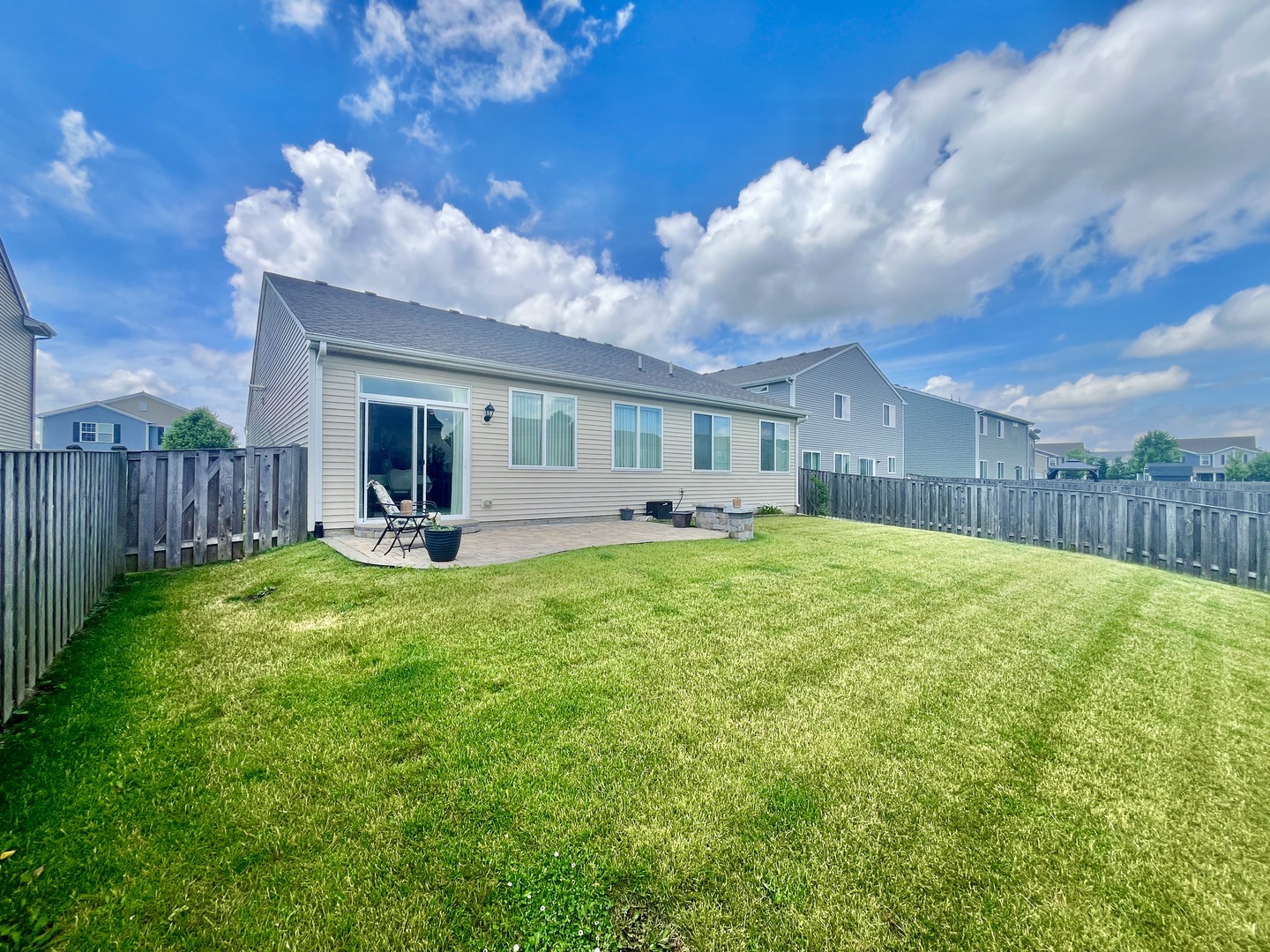 1074 Chestnut Drive Property Photo 3