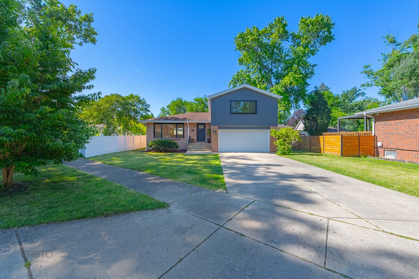 2405 Avondale Avenue Property Photo 2