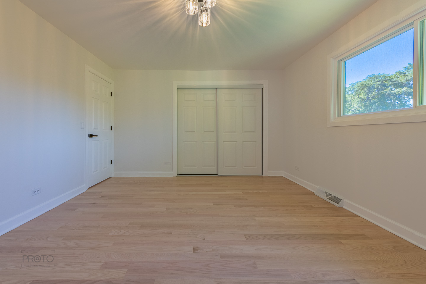 2405 Avondale Avenue Property Photo 14