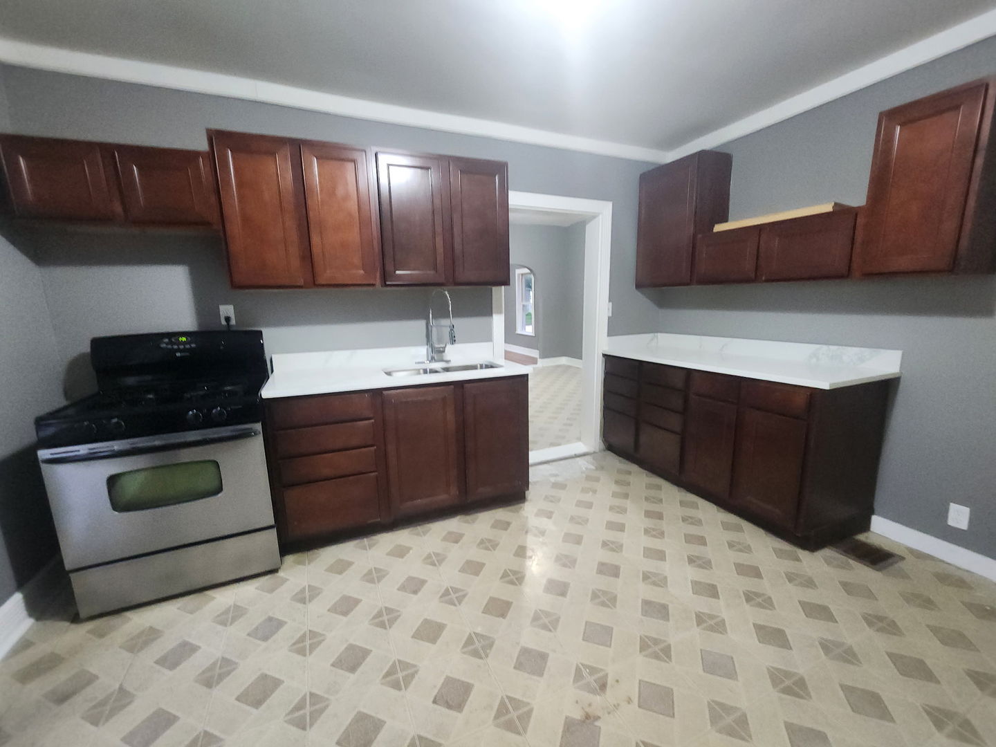 605 N Monroe Street Property Photo 3