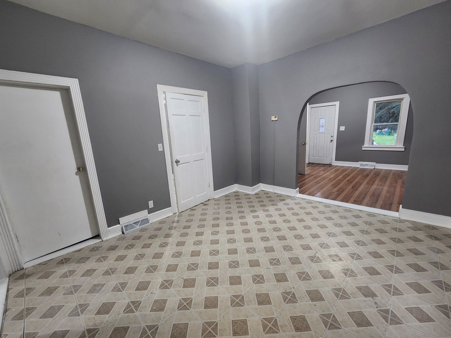 605 N Monroe Street Property Photo 4