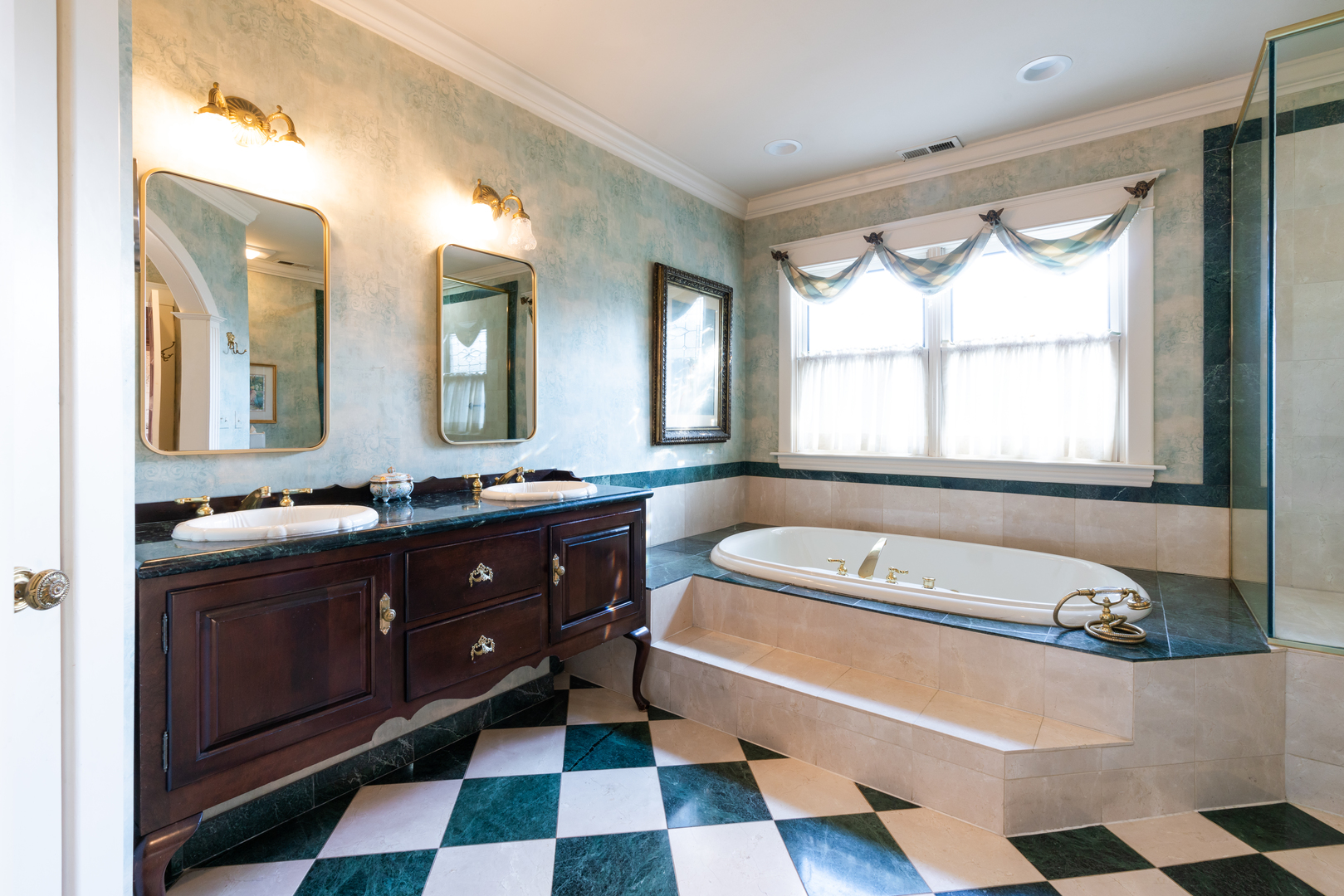 300 E Euclid Avenue Property Photo 16