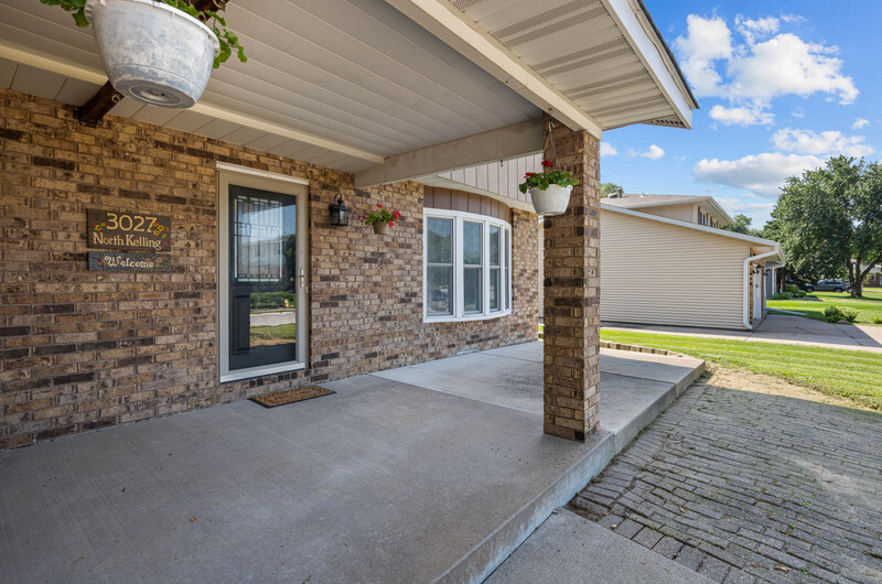 3027 Kelling Street Property Photo 4