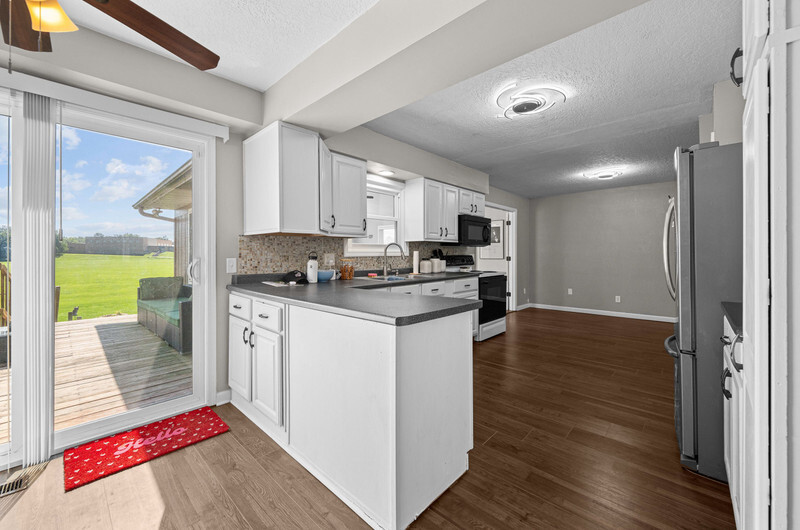 3027 Kelling Street Property Photo 23