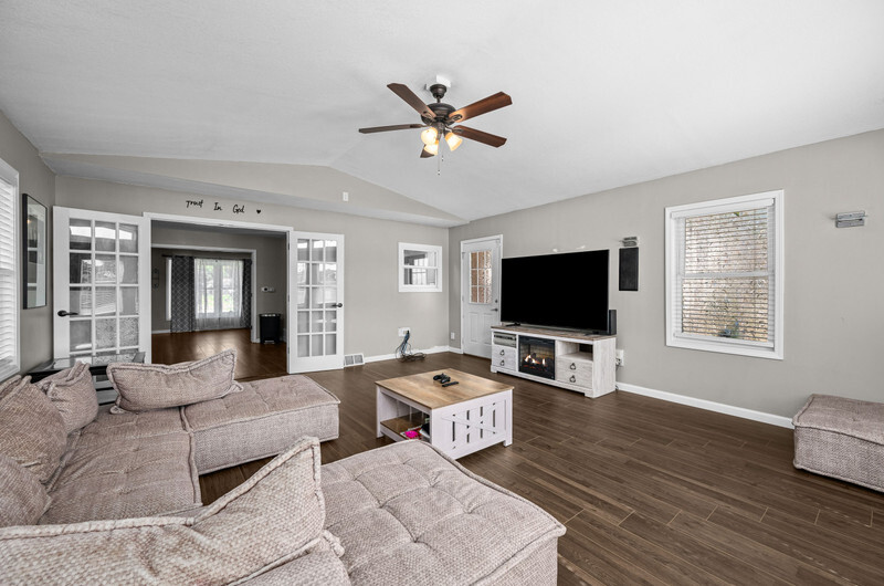 3027 Kelling Street Property Photo 26