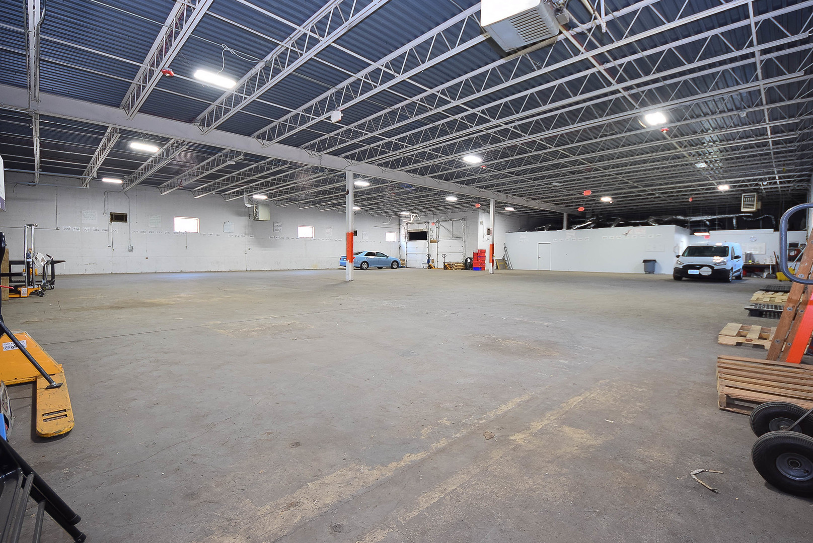 1340 Louis Avenue Property Photo 4