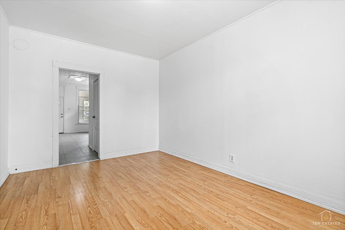 3645 S Wood Street Property Photo 3