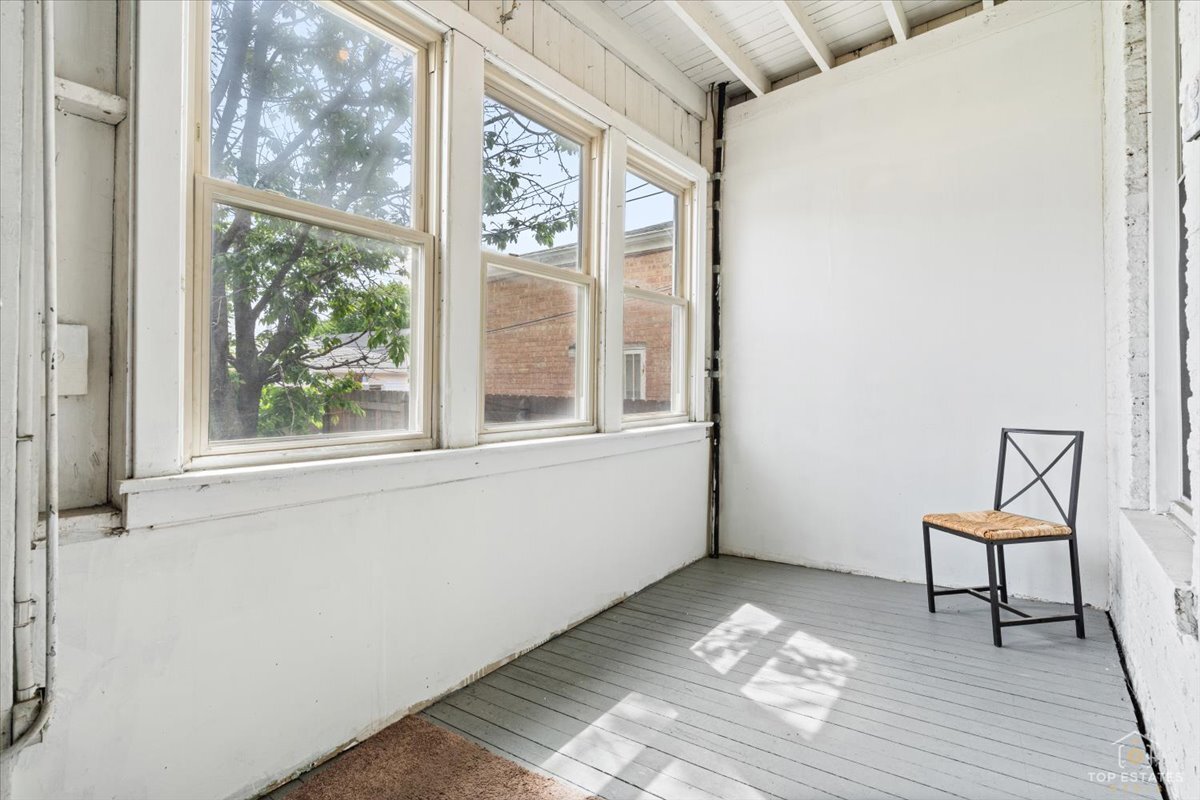 3645 S Wood Street Property Photo 9
