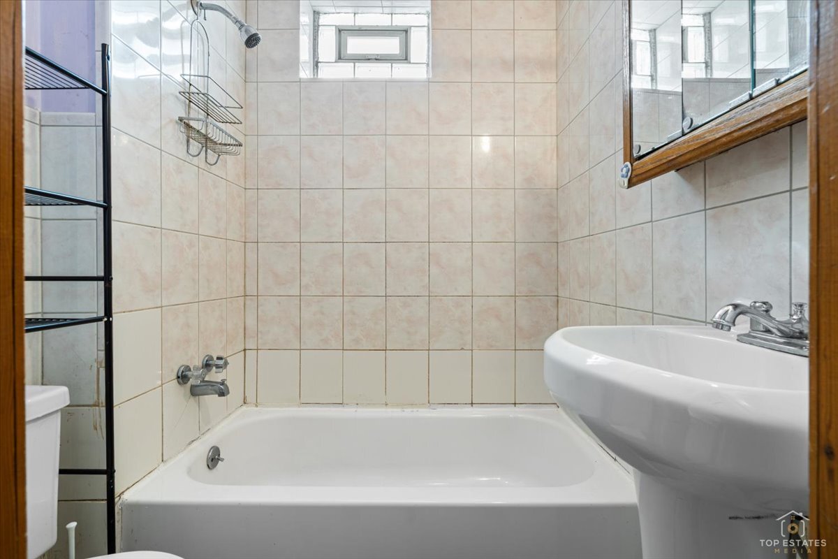 3645 S Wood Street Property Photo 16
