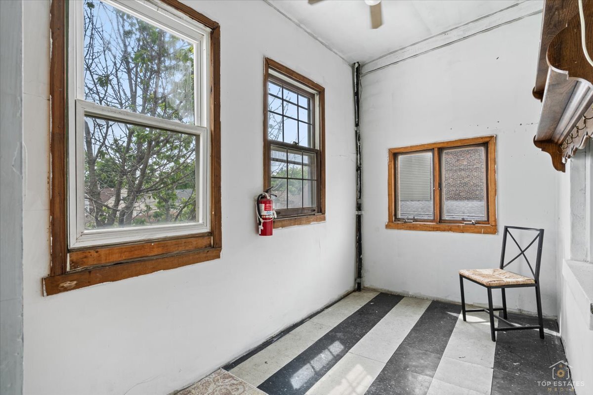 3645 S Wood Street Property Photo 17