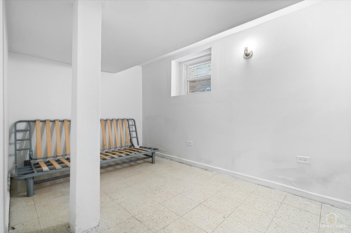 3645 S Wood Street Property Photo 24