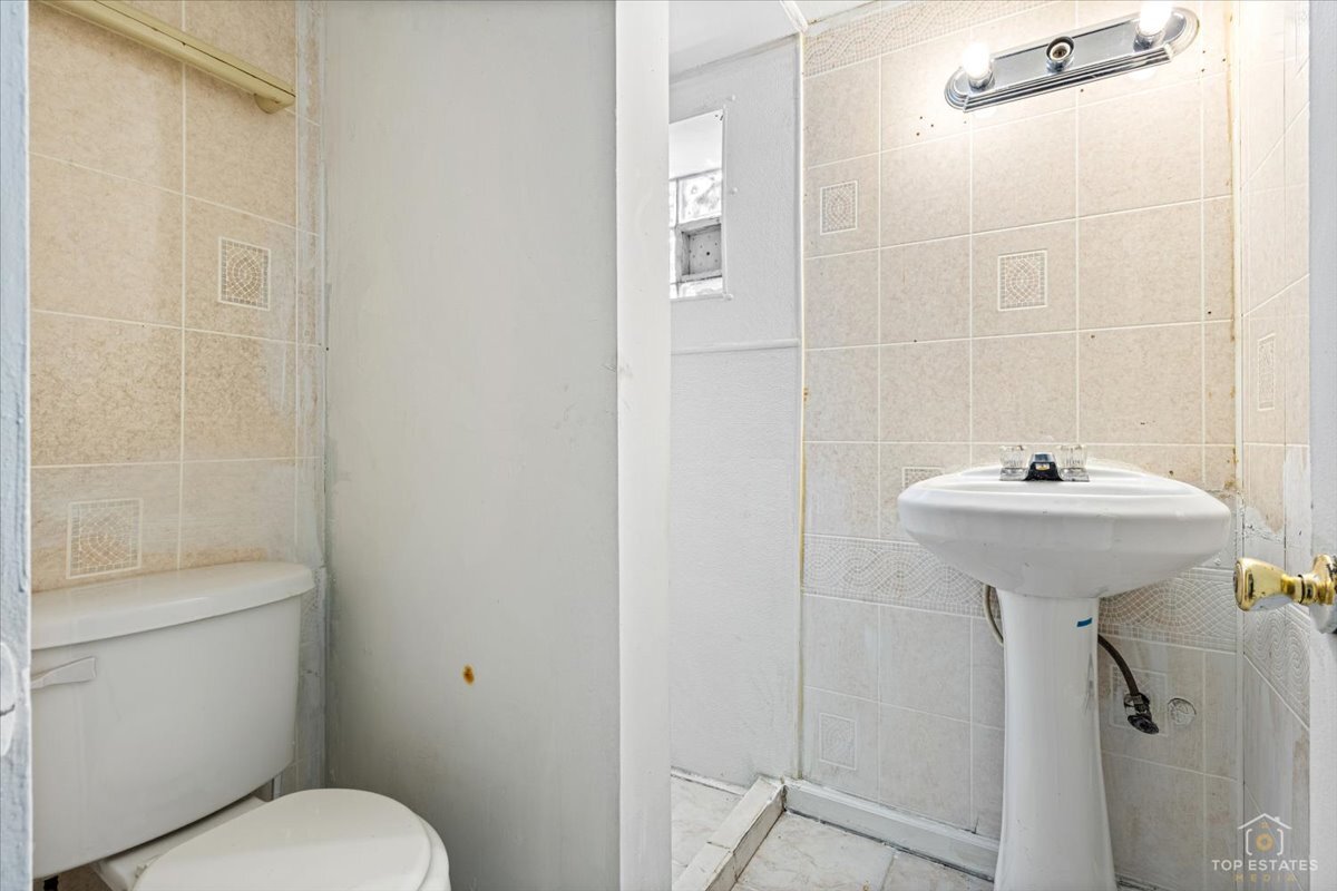3645 S Wood Street Property Photo 25