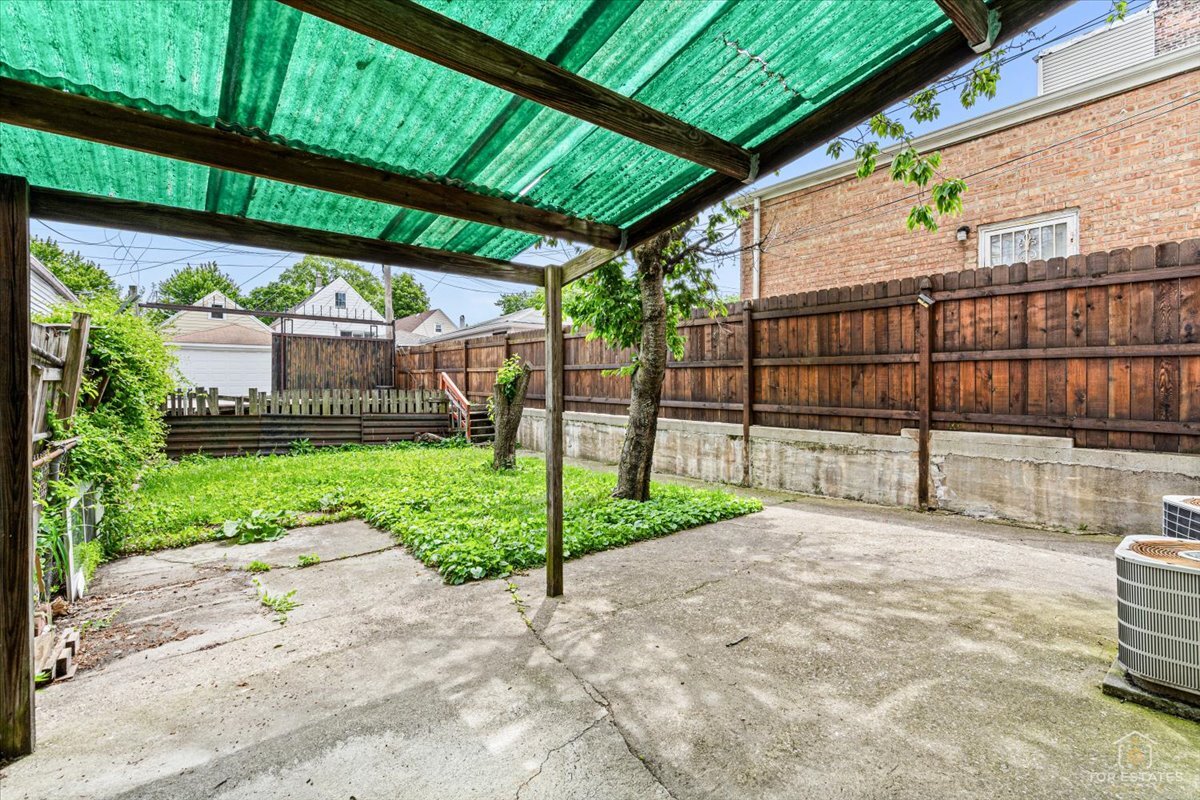 3645 S Wood Street Property Photo 26