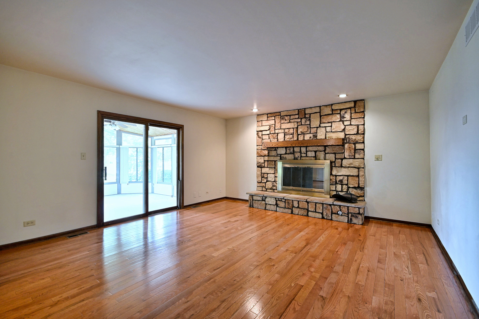 8039 Geneva Street Property Photo 16