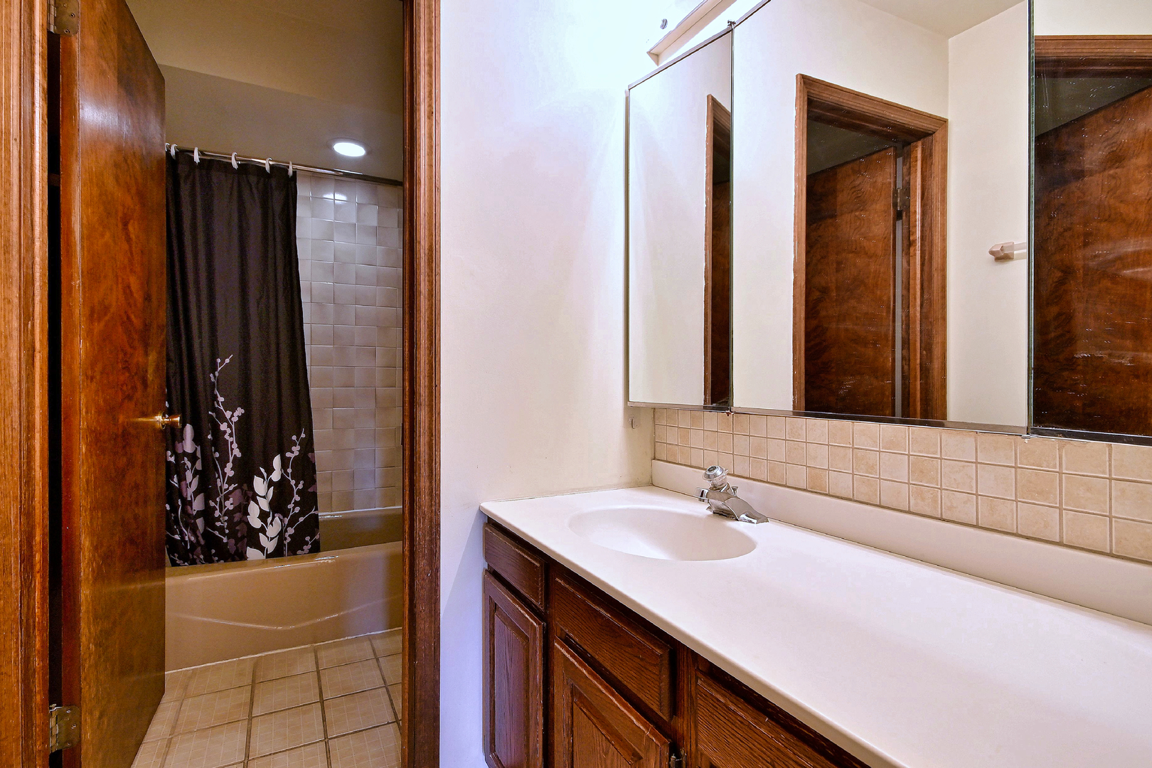 8039 Geneva Street Property Photo 23