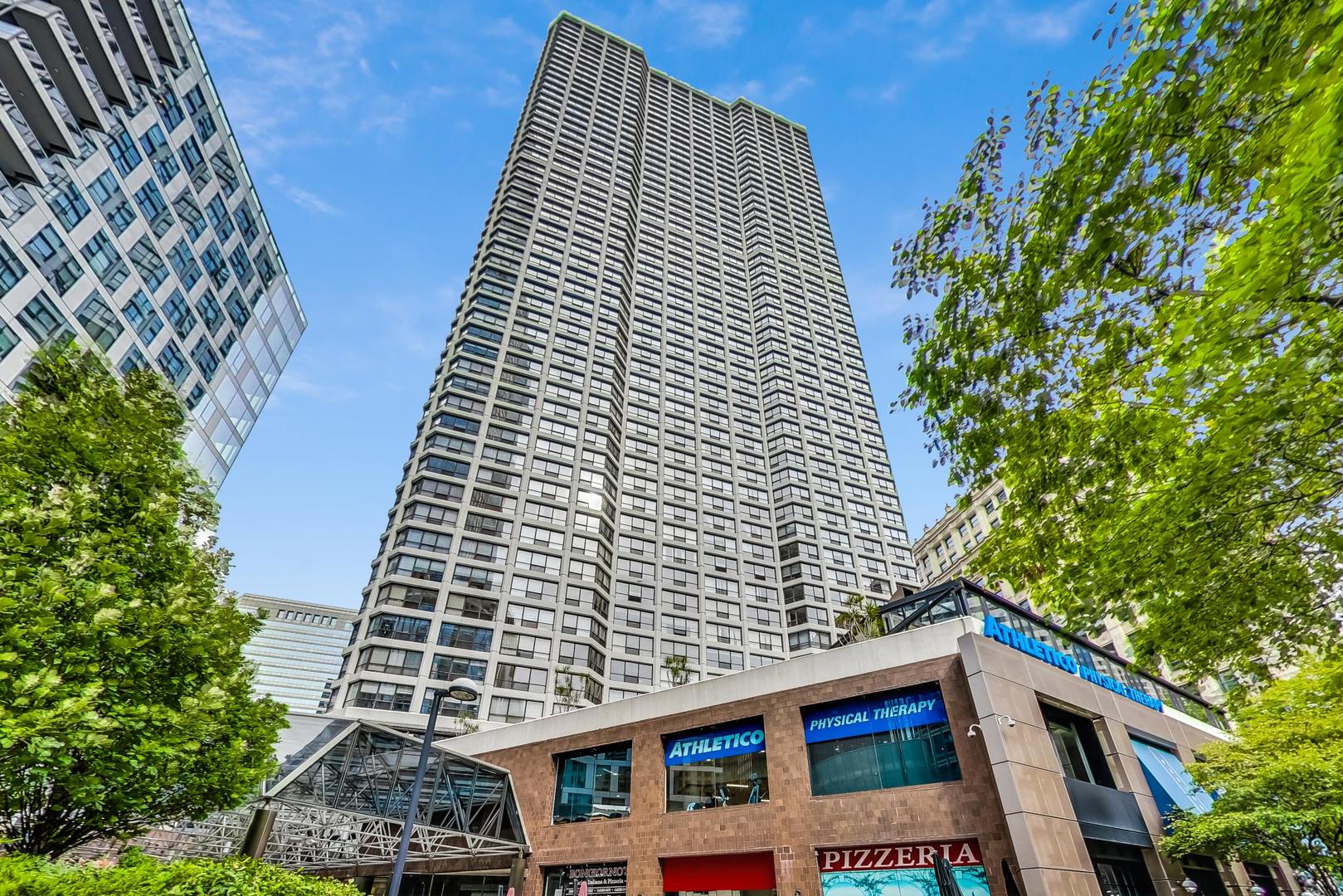405 N Wabash Avenue 715 Property Photo 1
