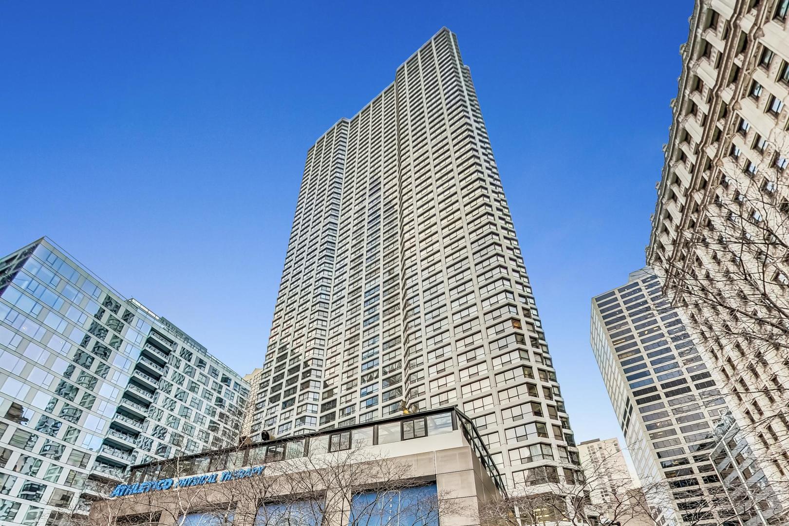 405 N Wabash Avenue 715 Property Photo 2