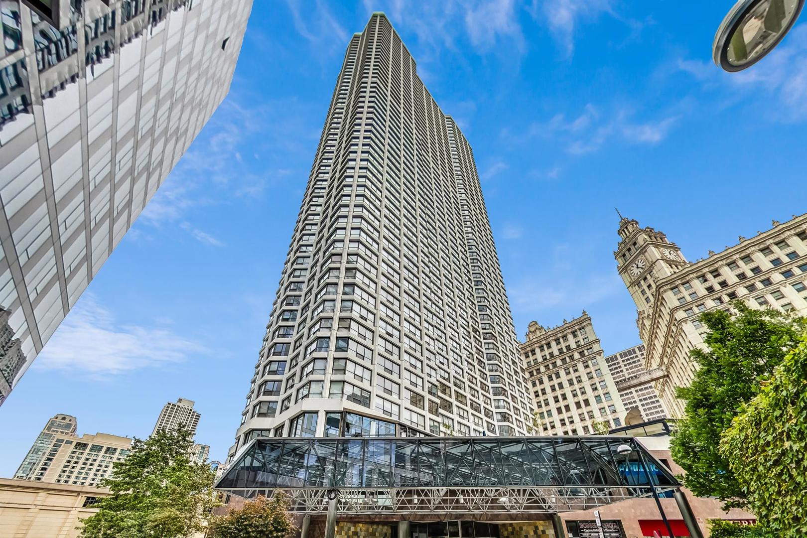 405 N Wabash Avenue 715 Property Photo 3