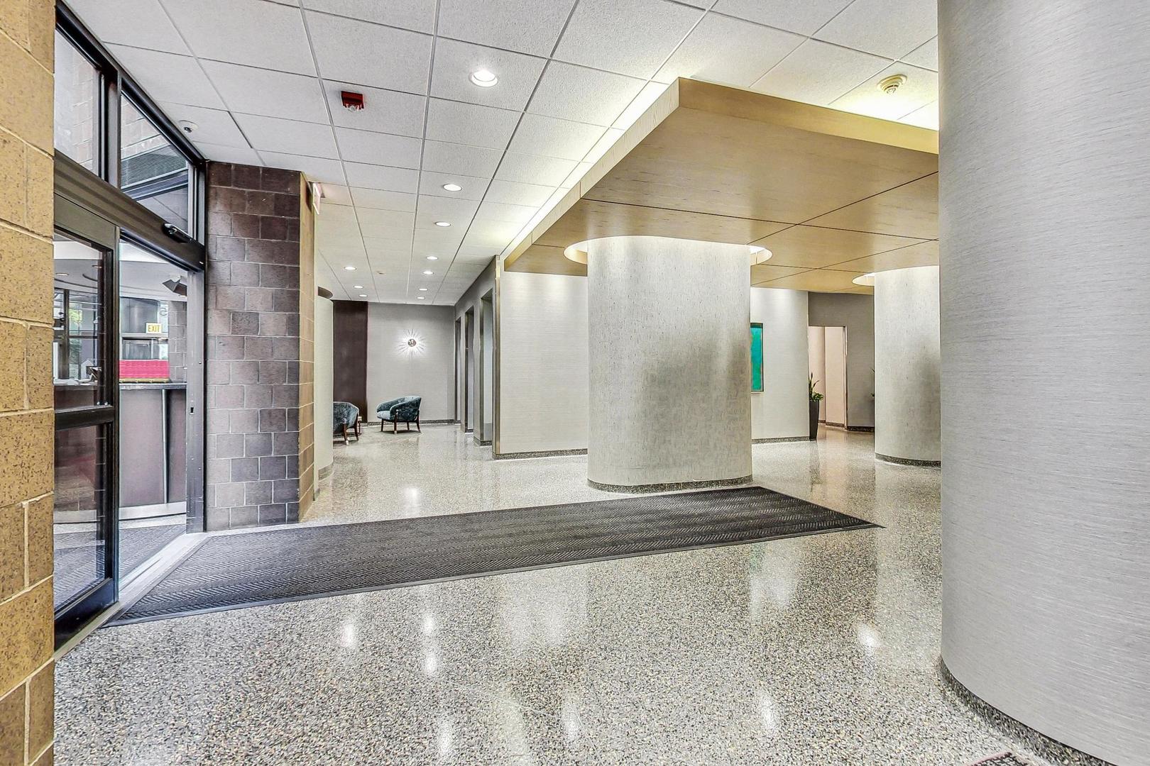 405 N Wabash Avenue 715 Property Photo 16