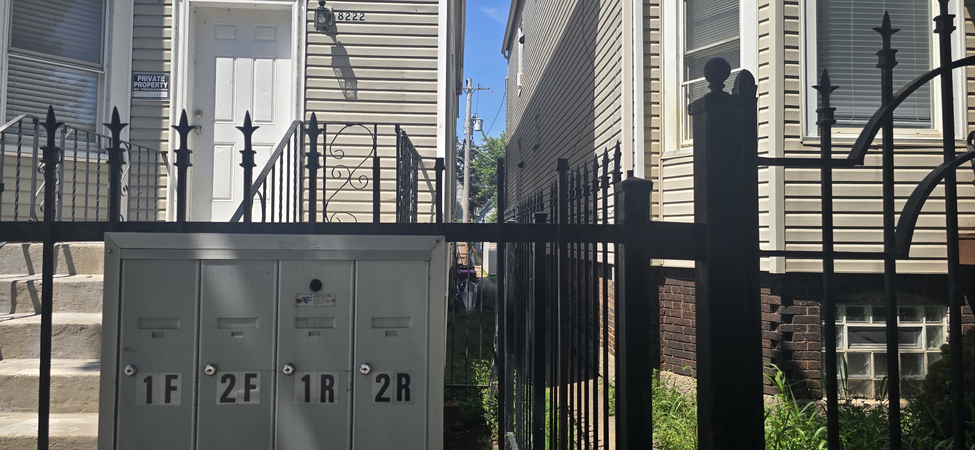 8222 S South Shore Drive 1r Property Photo 2