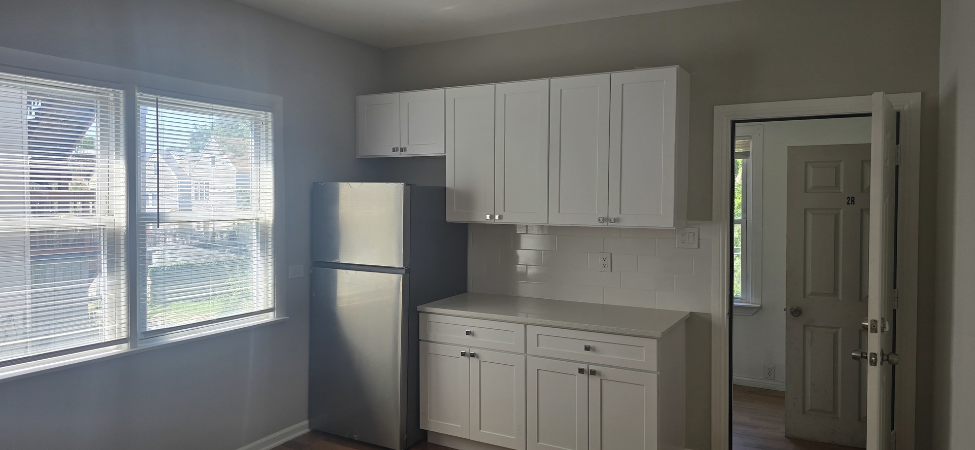 8222 S South Shore Drive 1r Property Photo 4