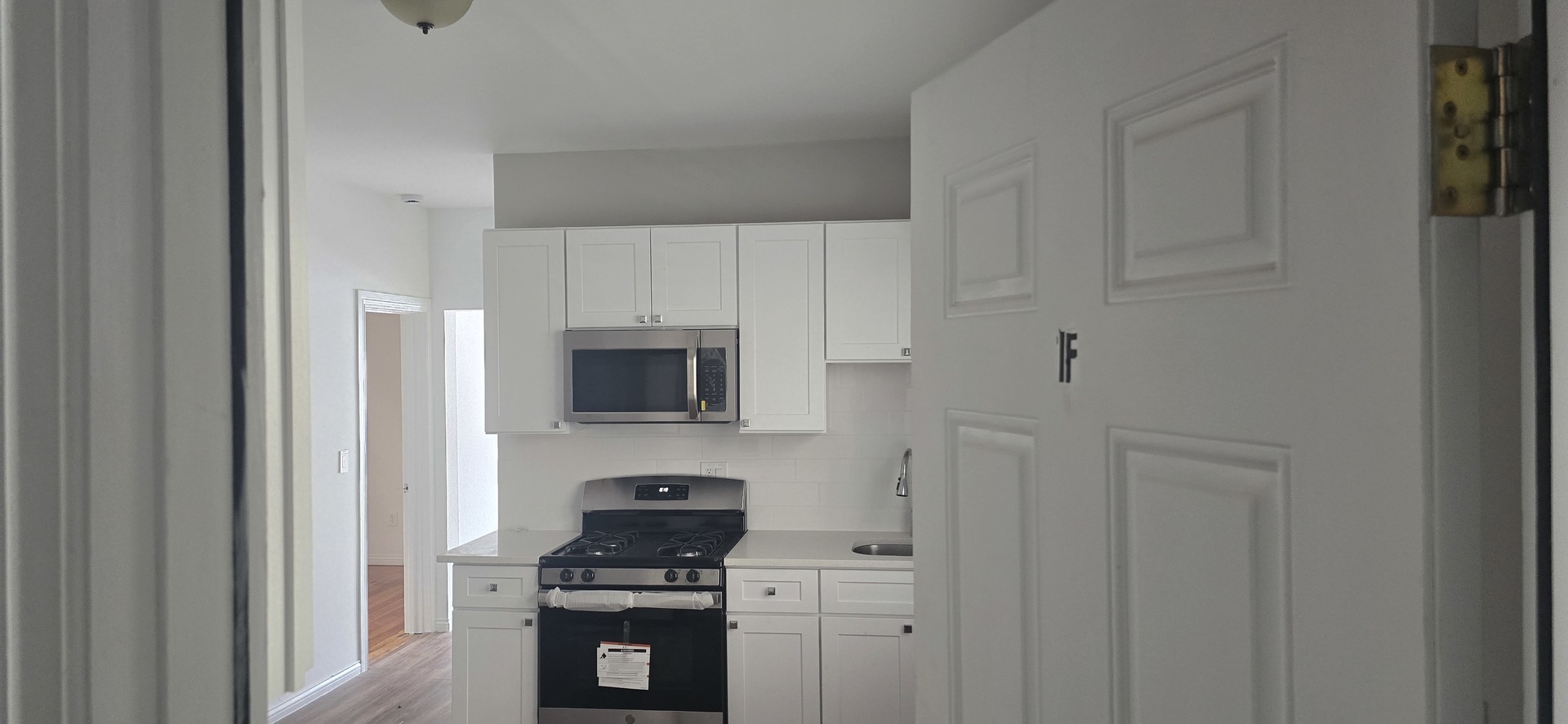 8222 S South Shore Drive 1r Property Photo 8