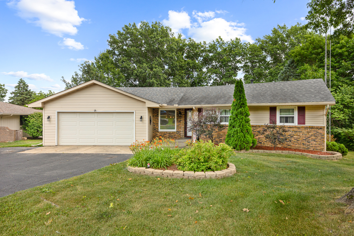 1686 Valencia Drive Property Photo 1
