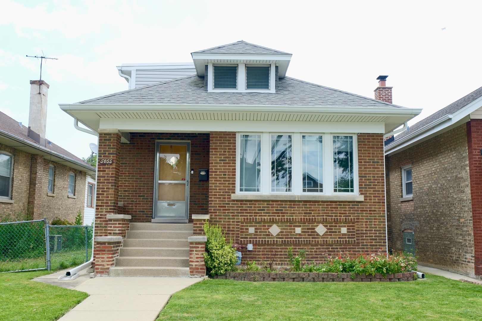 5055 N Keeler Avenue Property Photo 1