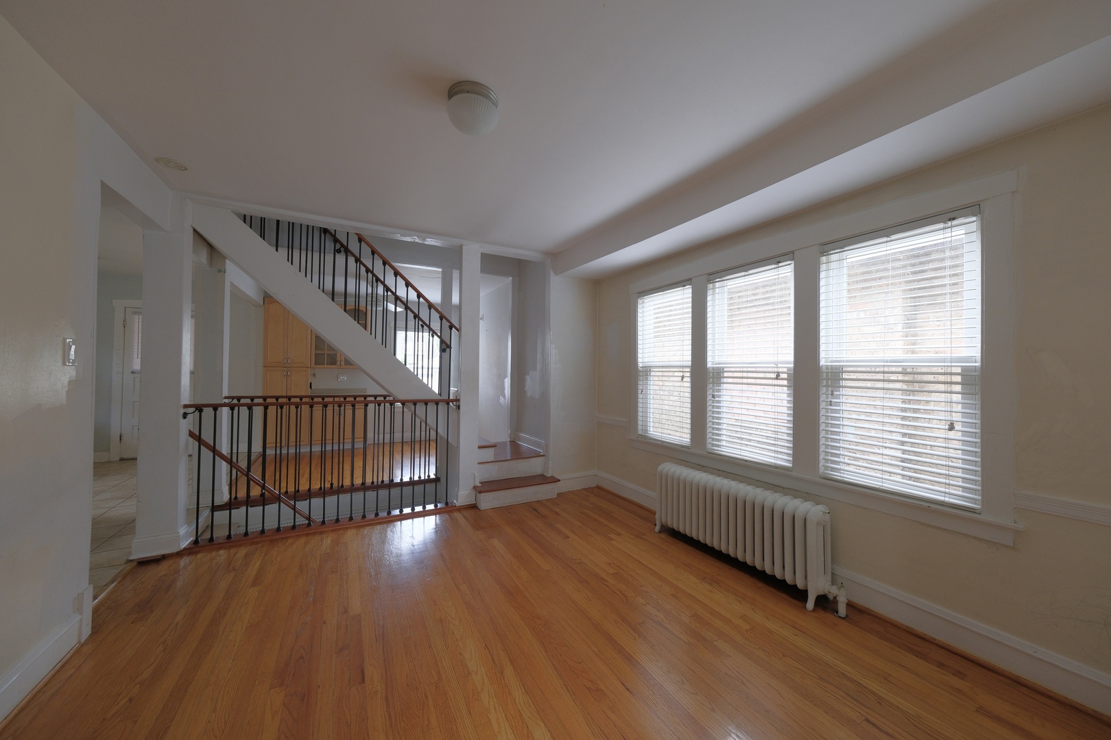 5055 N Keeler Avenue Property Photo 4