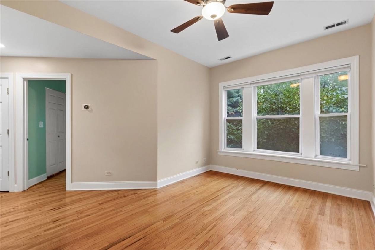 4916 N Kedzie Avenue 2w Property Photo 6