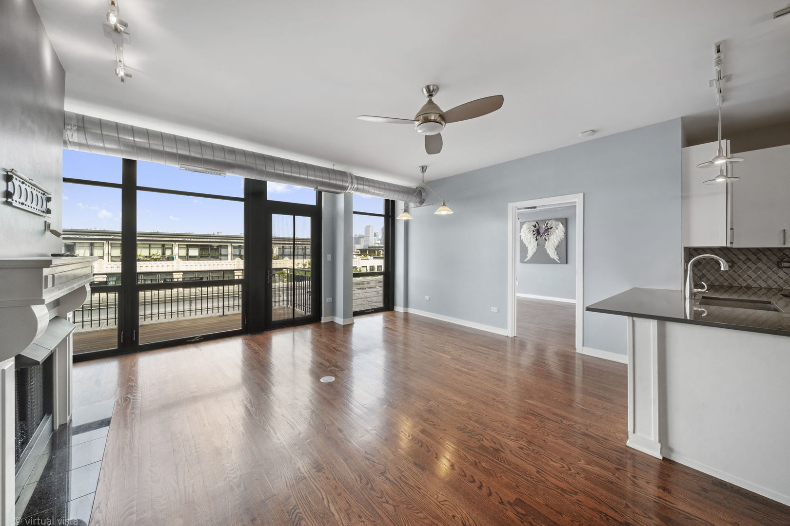 1111 W 15th Street 410 Property Photo 6