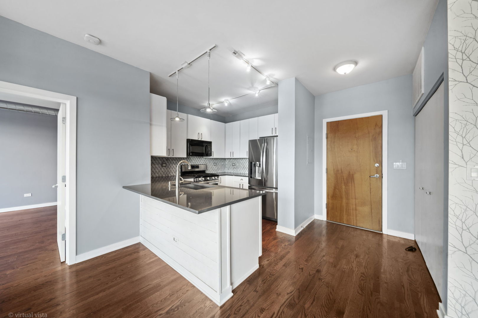 1111 W 15th Street 410 Property Photo 7