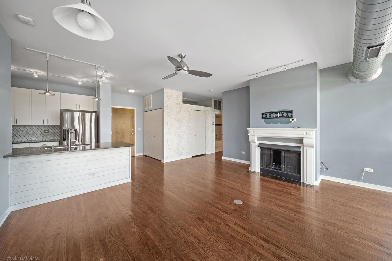 1111 W 15th Street 410 Property Photo 12