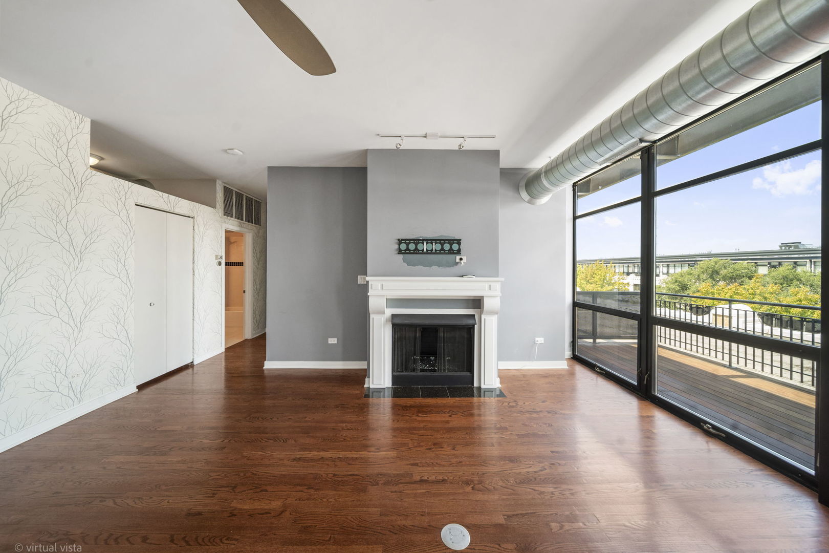 1111 W 15th Street 410 Property Photo 19