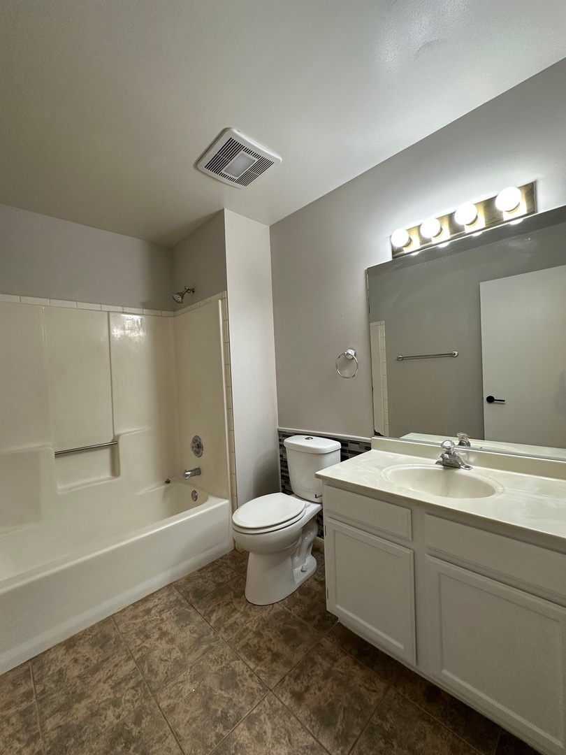 1486 W Jefferson Avenue E Property Photo 11