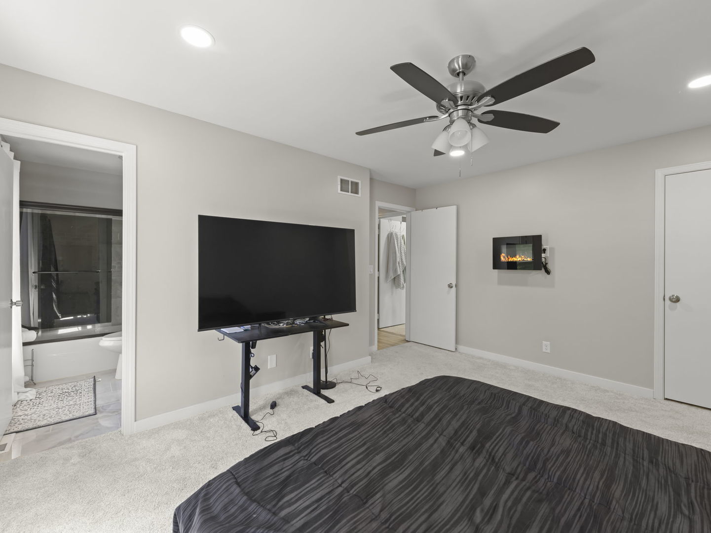 972 Westgate Drive Property Photo 17