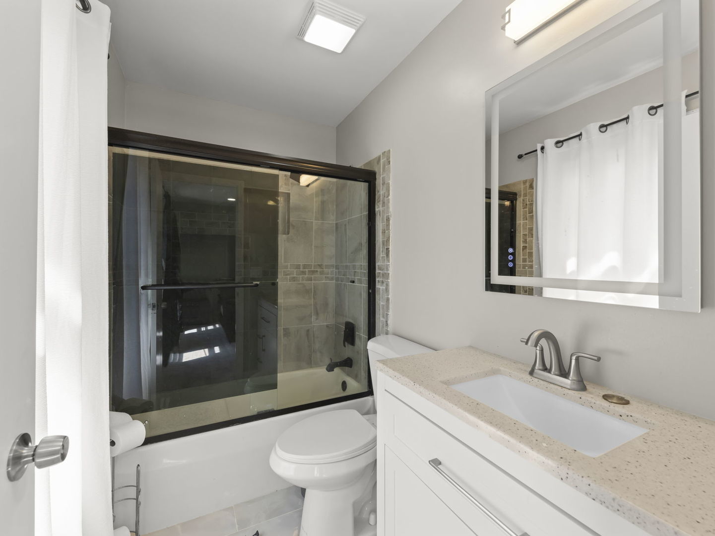 972 Westgate Drive Property Photo 20