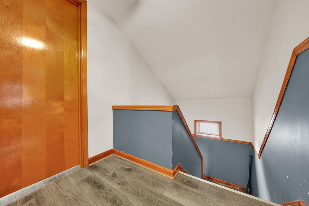 6452 S Knox Avenue Property Photo 18