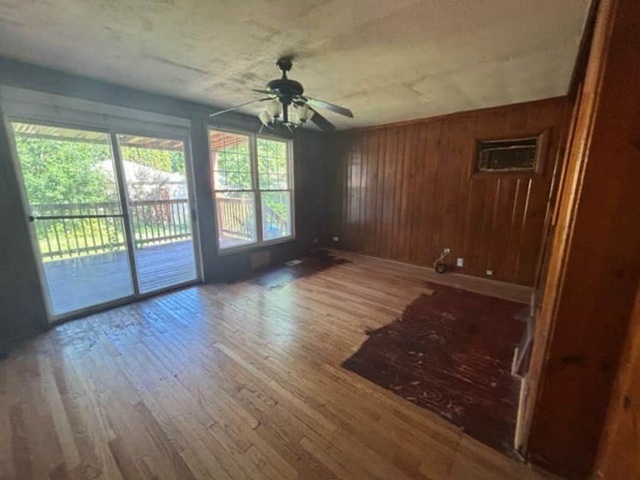 4853 N Mulligan Avenue Property Photo 6