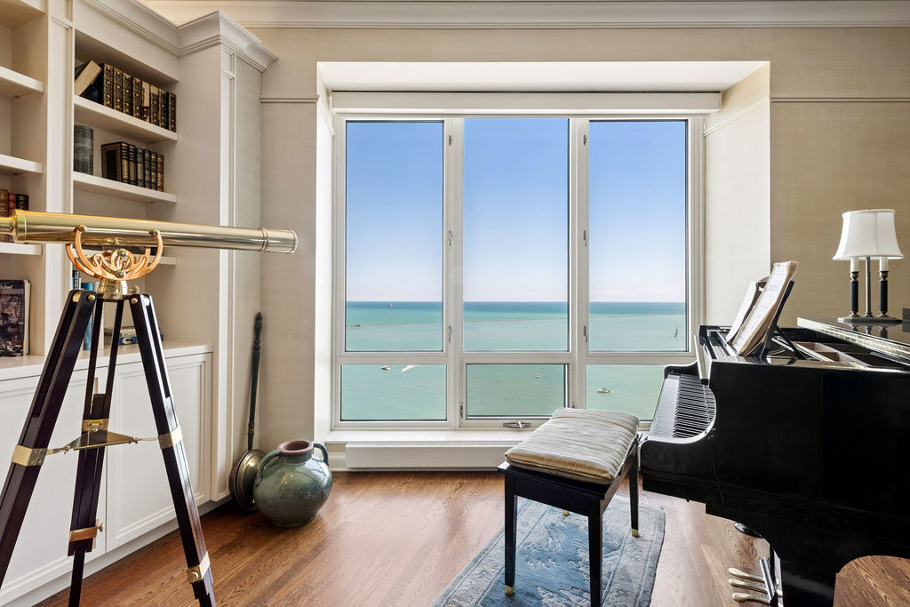 840 N Lake Shore Drive 1801 Property Photo 4